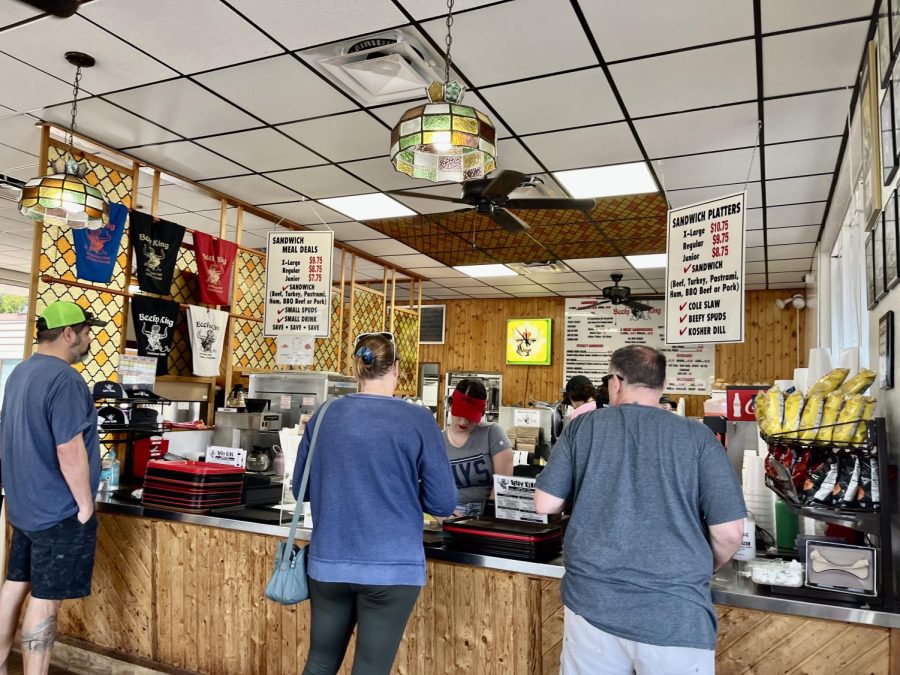 (Above) While Beefy King has a wide variety of customers, its target audience
seems to be the average American. The restaurant’s longevity facilitated a love for
its classic roast beef sandwich that has lasted for generations and throughout

many households. Photo by Kailey Calvo.