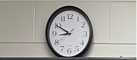 (Above) Phones can be locked by Screentime. People
can set a daily amount of time per app category. Once
the time runs out, this icon pops up and the user can-
not use the app for the rest of the day. All photos by Anthony George.