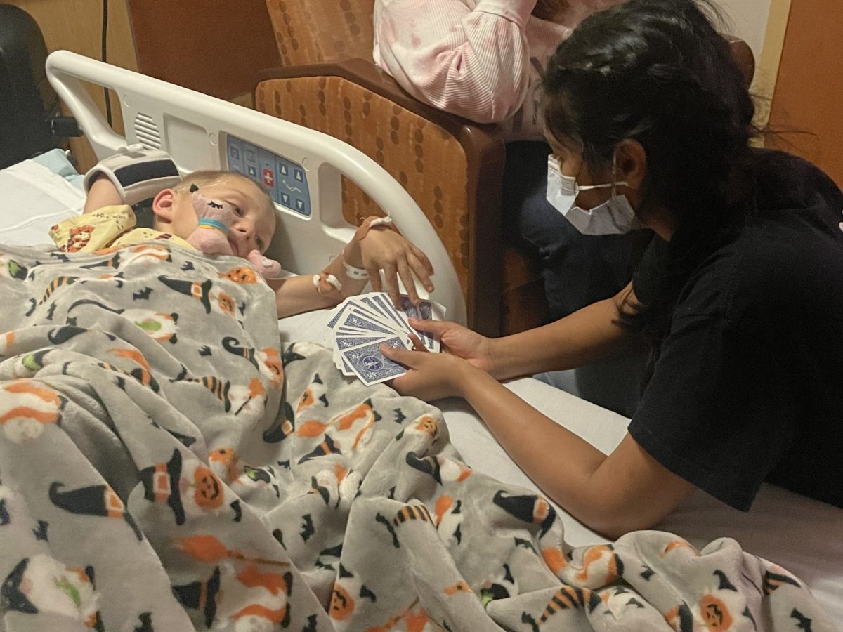(Above) David Copperfield’s Project Magic, an organization that uses magic as a form of physical rehabilitation for children in a hospital setting, allows kids to find a more interesting way of improving their condition.