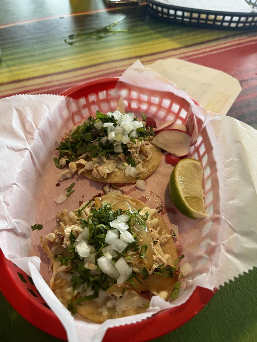 (Above) The dish presented is Ocoee Taco Company’s famous tacos. Their tacos are made from fresh onions, grilled onions, cilantro, cheese, and the diner’s choice of meat. In this case, I got the chicken, seasoned to perfection allowing the flavors to shine through. Even with that, the chicken does not overpower the vegetables, maintaining a light flavor, tempting the customer to ask for more.