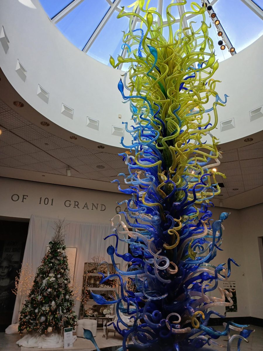 (Above) A centerpiece tree at Orlando Muesum of Art is featured at the Festival of Trees. The festival runs from November 15 to November 23 this year. This tree brings vibrance to the room, with its bright colors and unique look. This modern tree draws people in and makes them stop to admire the spun glass . An opportunity for Christmas tree viewing is available at the Orlando Museum of Art’s Festival of Trees which opens November 15 and ends November 23, 2025.