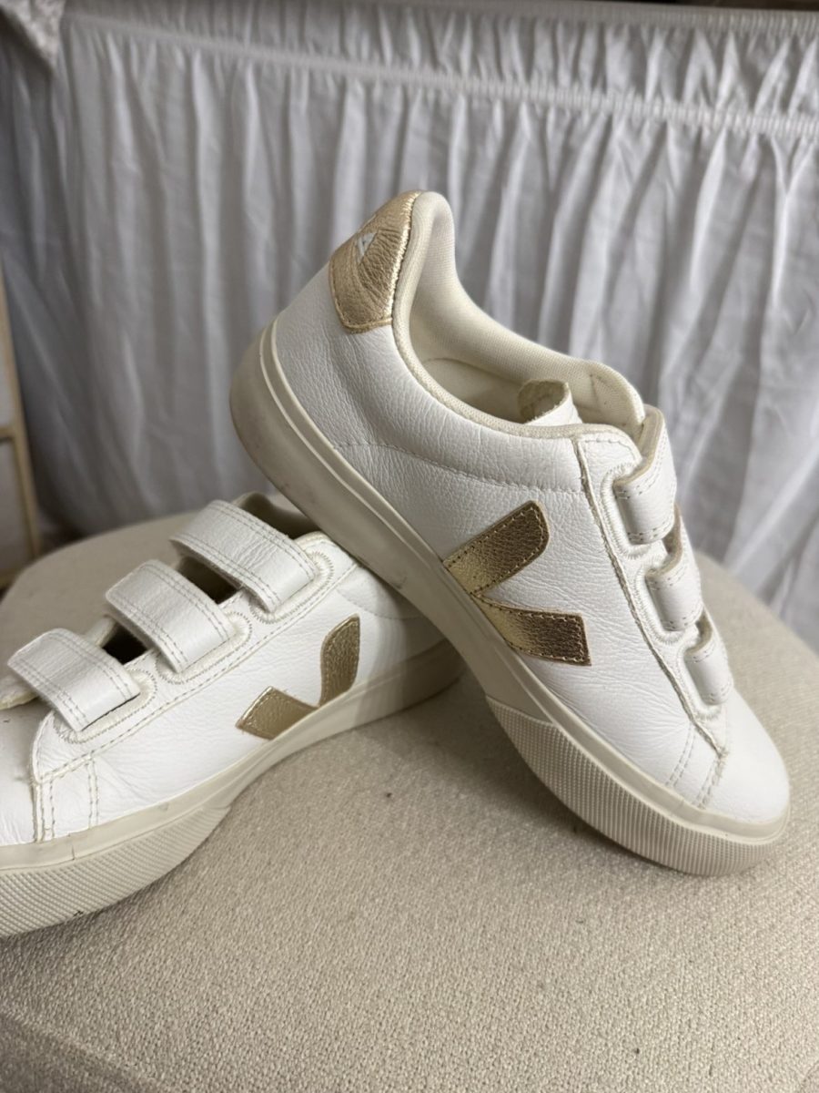 (Left) According to project.veja-store.com, “Since 2005, Veja has been creating sneakers in a different way, mixing social projects and economic justice.” Additionally, the brand uses eco-friendly materials like, “Organic cotton, wild Amazon rubber, and recycled plastic” for their shoes.
